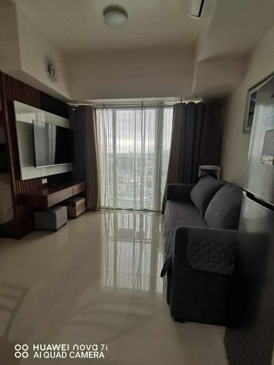 Olivia's Staycation 1801