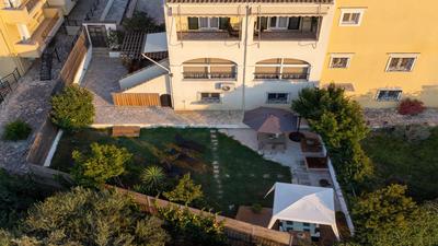 Mi Casa - Serene Garden Retreat, 2 bedroom house