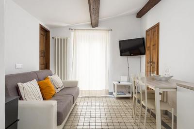 UNYCA - The Florence Seventy Steps Apartment