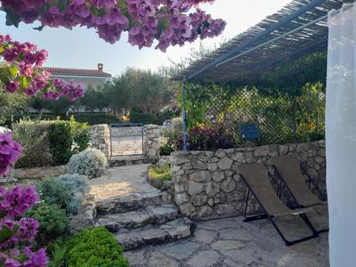 Charming holiday apartment near beach