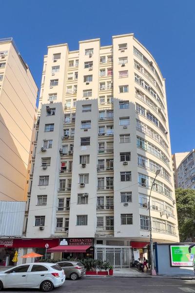 Studio em COPACABANA ideal para Casal com Home Office a 400m PRAIA e 600m Metro - Ar Condicionado e Wi-Fi 100 mbps