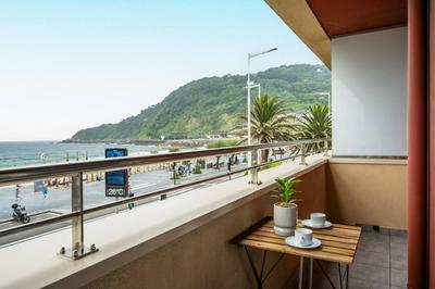 ZURRIOLA by Prim Home Rentals