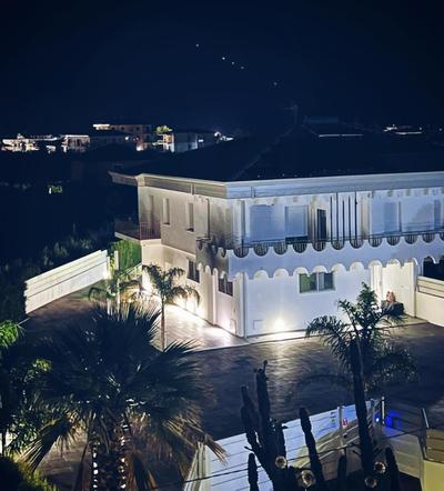 Villa ilary