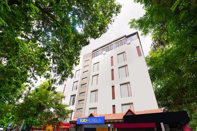 FabHotel WR Grand- Nr Citi Neuro Centre- Banjara Hills