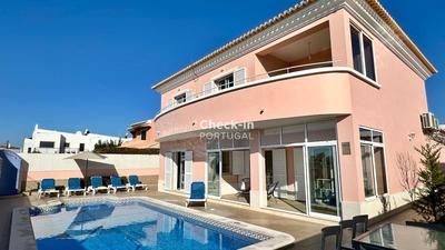 Antonieta by Check-in Portugal