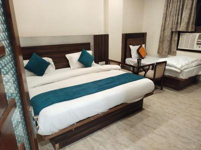 Hotel Lav Kush Deluxe 2 Min Walk From New Delhi Railway Station