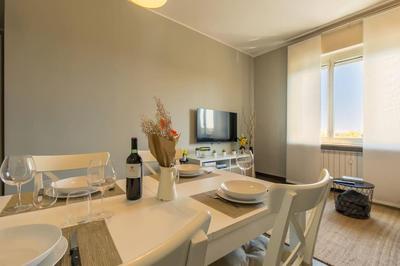 Exclusive & Strategic 2-Bedroom Apartment, 50m from M4