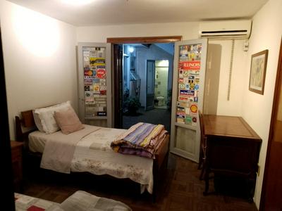 Habitación Privada con baño privado, dentro de una casa compartida "SUR"