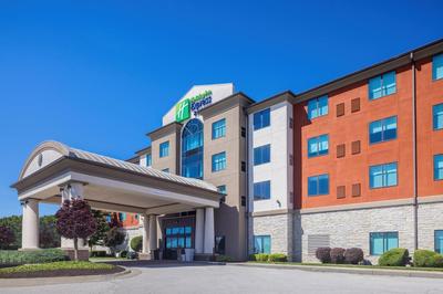 Holiday Inn Express & Suites Kansas City Airport by IHG