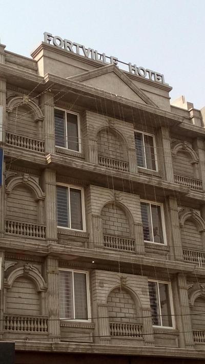 Fortville Hotel