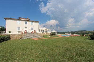 Villa Belsole nel Chianti in Toscana con piscina riscaldata e colonnina per ricarica auto