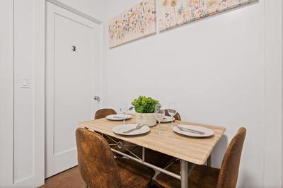 Spacious Modern Chinatown 3 bedrooms