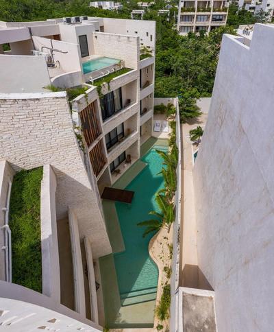 Hermoso estudio con acceso directo a la piscina