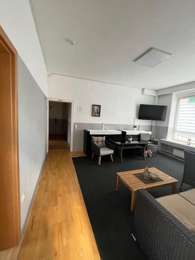 Doppelzimmer-Bad-Kühlschrank-Tv-19