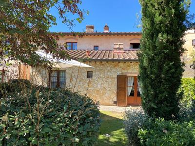 vicino a San Gimignano, relax tra piscina e natura, fast internet STARLINK