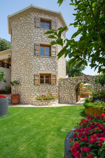 Arapaki Secret Garden, Ground Floor 2-bed Deluxe Suite, Private Pool & Sea View