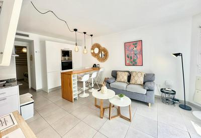 Chocolate Cookie- AC, High speed internet, Desk with natural light, Sunny terrace and pool