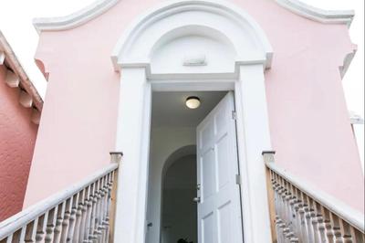 Modern Apartment St Georges Bermuda