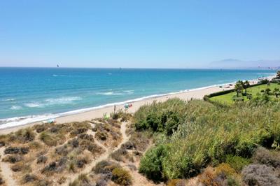 3030 Elegant Beachside Penthouse with Sea Views