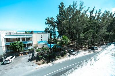 Beachfront Apt with Sea Views, 1 Min Walk to Beach - SD10