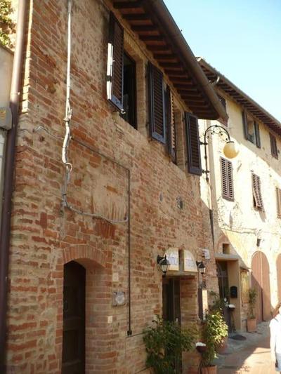 Casa il Fileno Lovely Apartment in Medieval Certaldo Alto