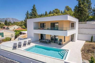 Familiy Villa Navis with heated pool