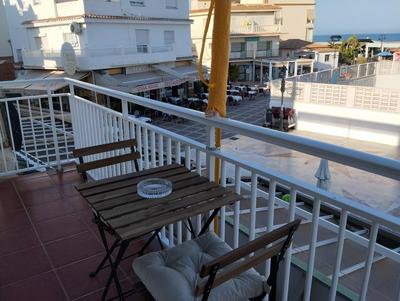 Apartamento Lidia planta 1, La Carihuela 1ª línea playa, vistas mar, 1 dormitorio, 52 m2, 1-3 huésped, amplio balcón, wifi