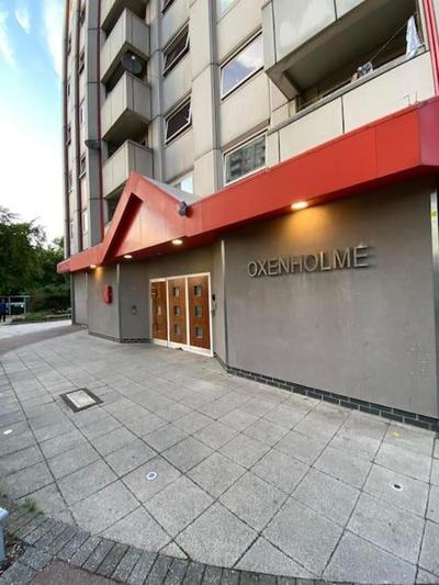 Comfy Entire Flat with City View Balcony in Regents Park, Camden, Central London