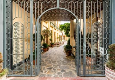 Ecole St. Pierre Otel - Image 27