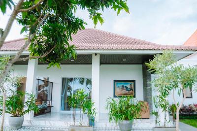 Green Point Retreats