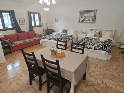 Idéal pour les voyageurs,très grand chambre 50m2
