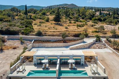 Theros Luxury Suites