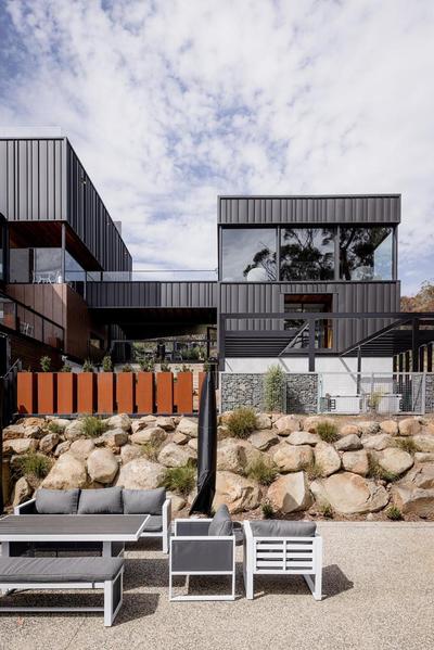 Luxe Hobart Villa - Boxwood