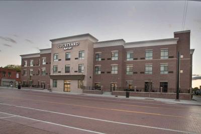 Courtyard by Marriott Albion