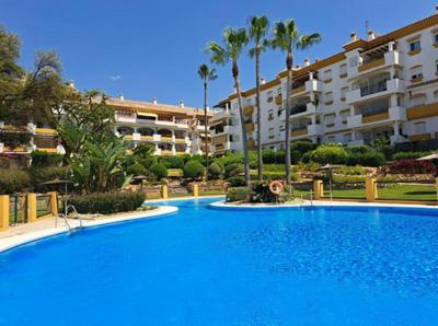 Marbella Pinos De Nagueles with Pool by Homing