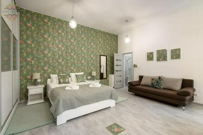 Gabby's Hideaway Central Budapest