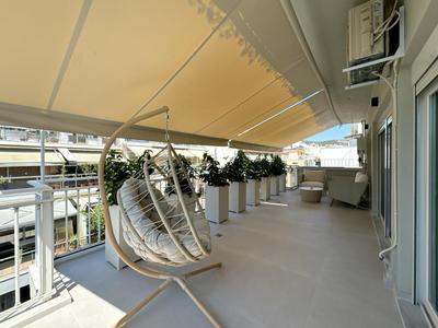 Luxurious Penthouse City Centre