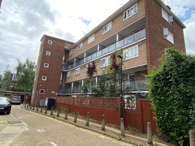 Studio flat in West Kensington