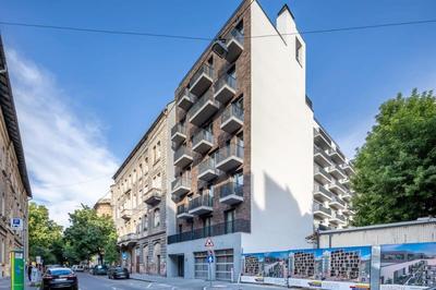 Fresh & Modern - with 2 balconies