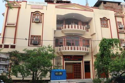 The Xpress A JHM Hotels