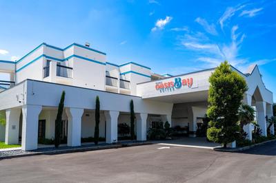 OASIS BAY SUITES, Tampa, Busch Gardens, USF