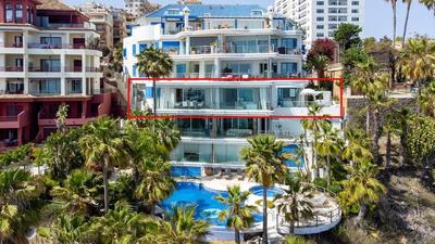 Waterfront beach paradise apartment