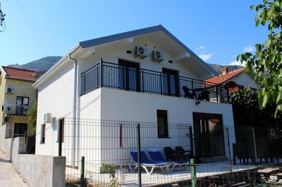 Villetta Monte - 3 minutes walk from the sea