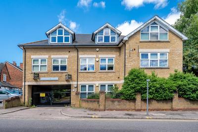 Watford Junction 2 bedrooms Apartment, Free,Parking, Warner Bro nearby -15 mins to Central London