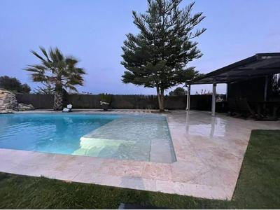CASA CON JARDIN, SAUNA, PISCINA PRIVADA y NATURALEZA CERCA DE BARCELONA