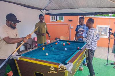 Daveni hotel and bar