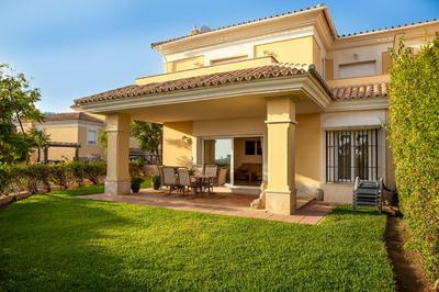 Luxury Villa in Marbella, Sea & Golf Views, Fully Renovated 2025, private Garden, 5 min to Beach