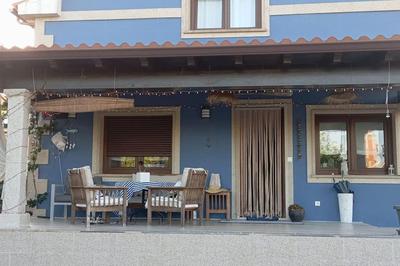 Casa con piscina en el centro de Vilagarcía