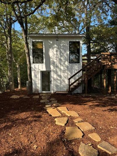 Treehouse with Full Amenities and Private Hot Tub