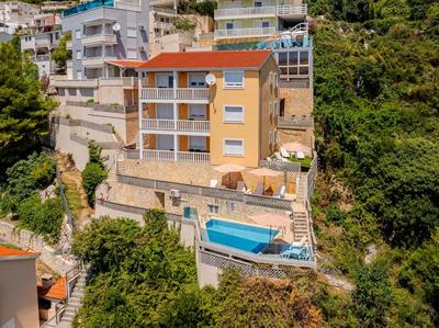 Apartment Aria with pool